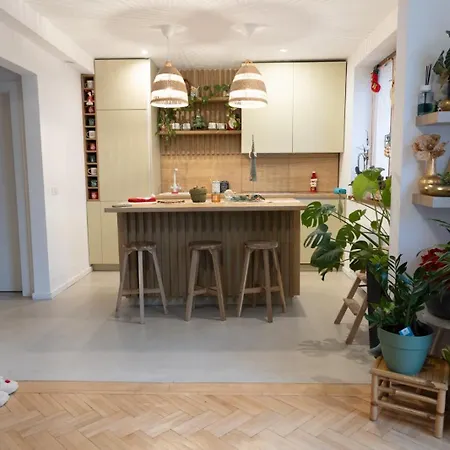 Sweet Cozy Ultracentral